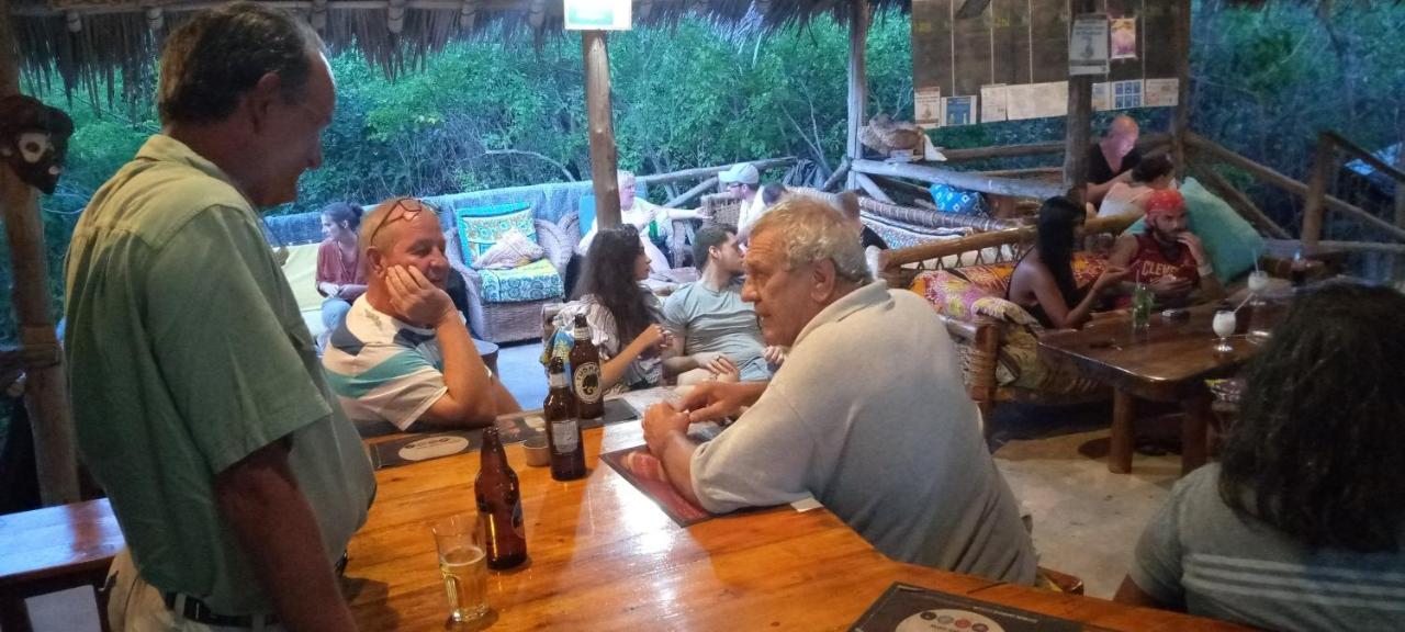 Stilts Diani Beach Bagian luar foto