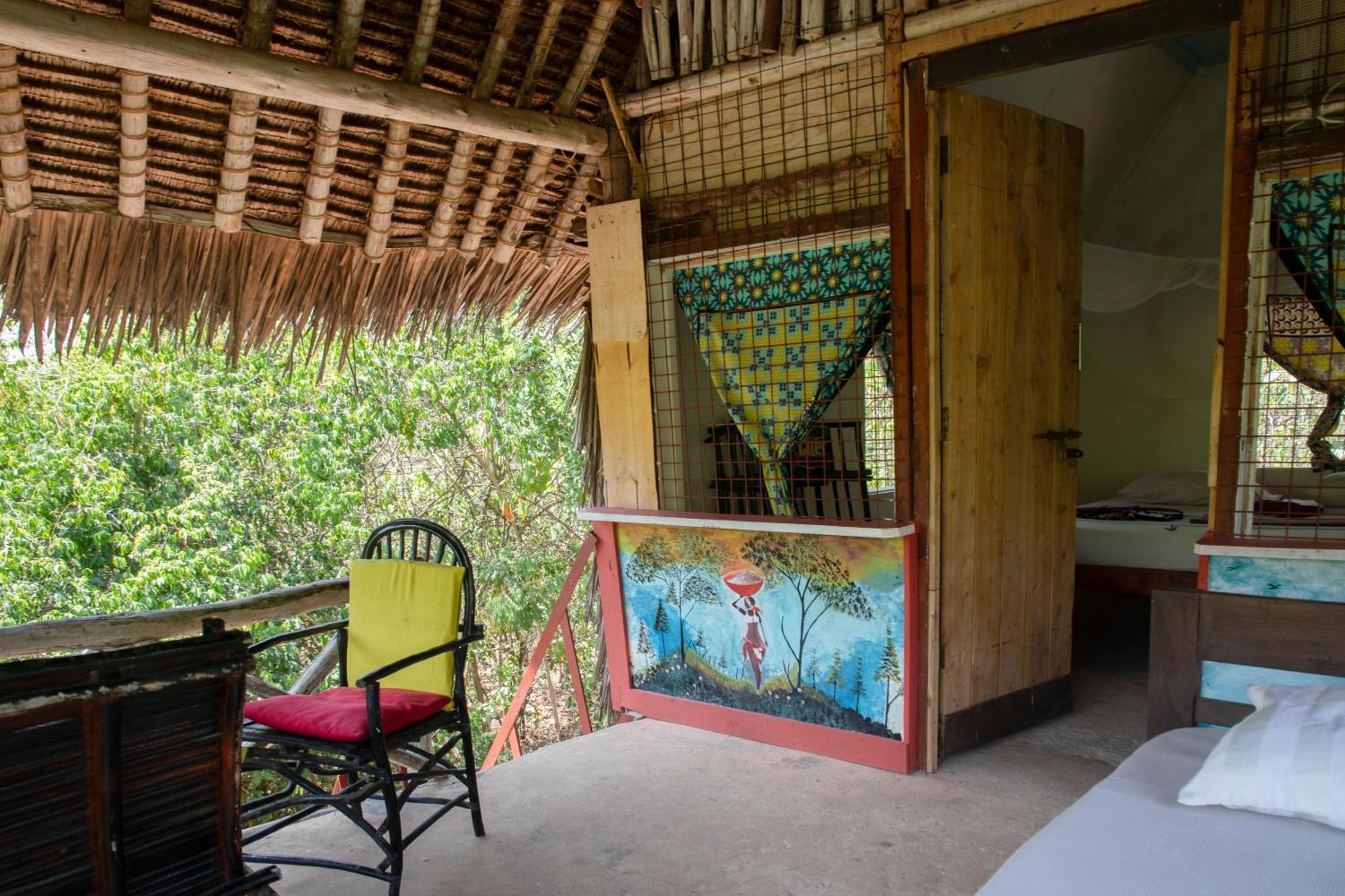 Stilts Diani Beach Bagian luar foto